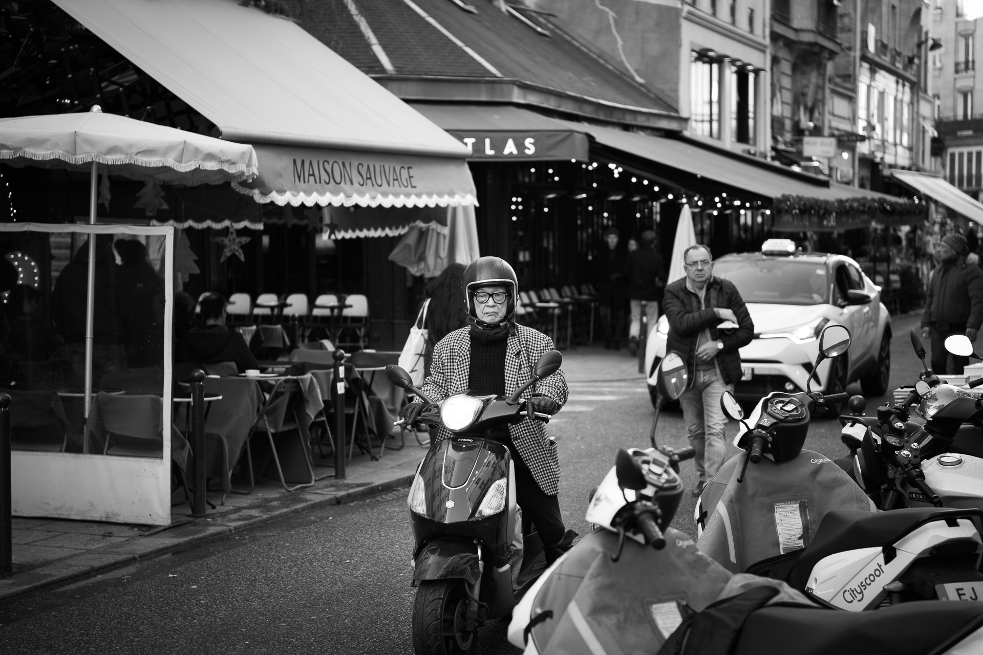Here I Come - Photo taken in Paris, France, December 2017