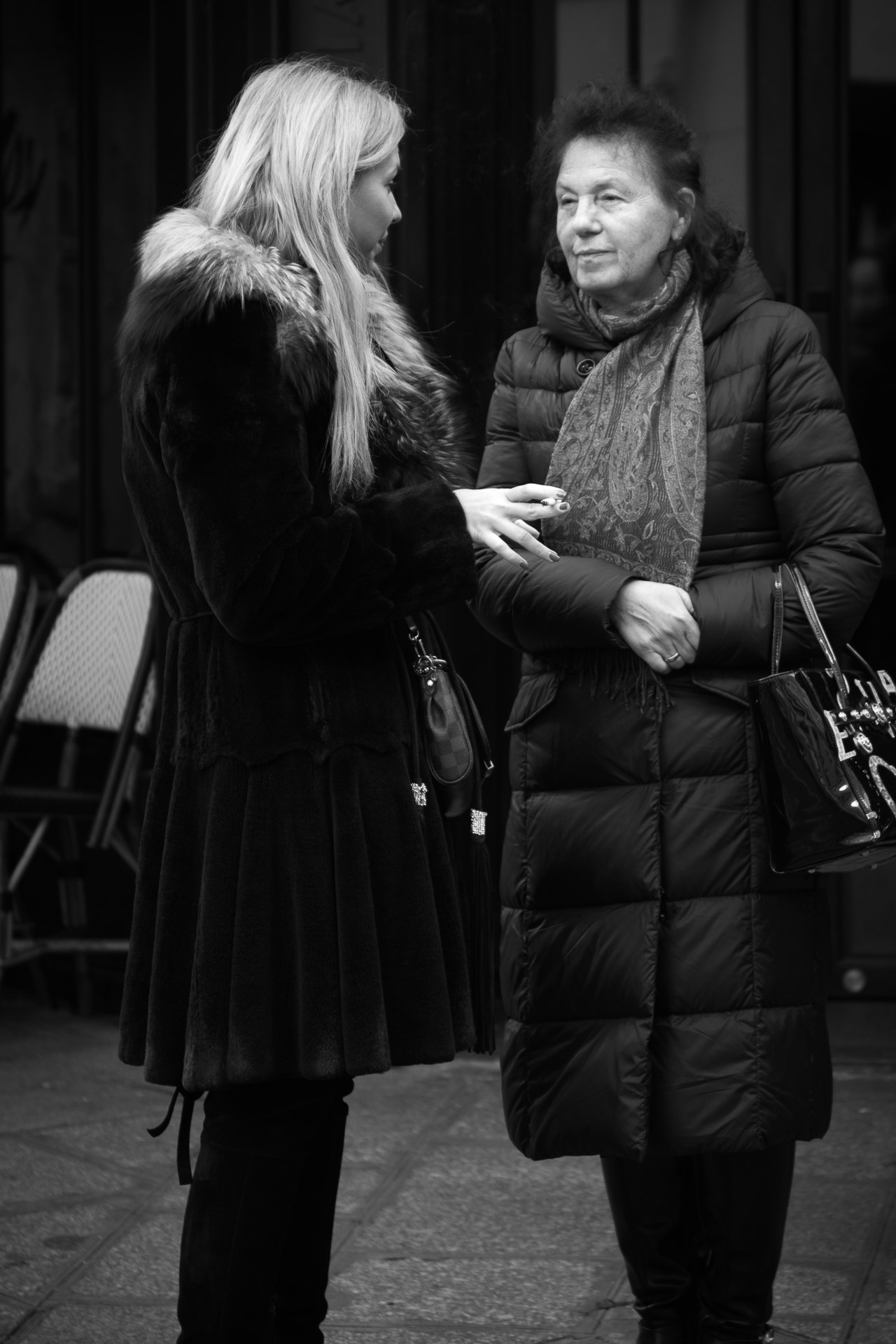 Opposites - Photo taken in Paris, France, December 2017